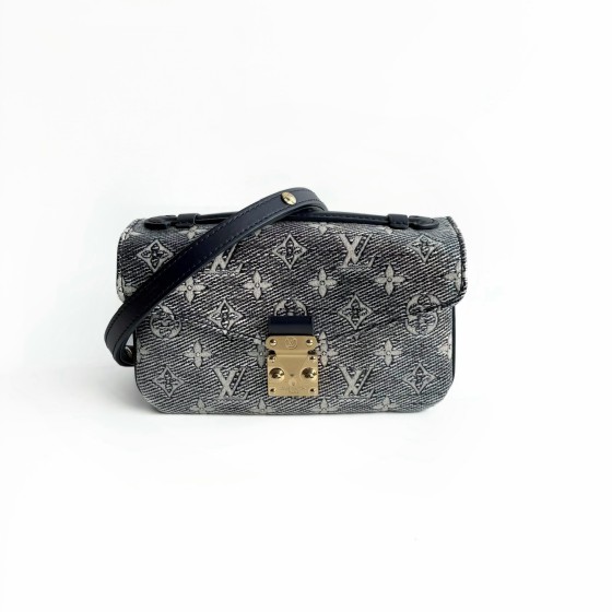 Louis Vuitton Capucines East-West Mini